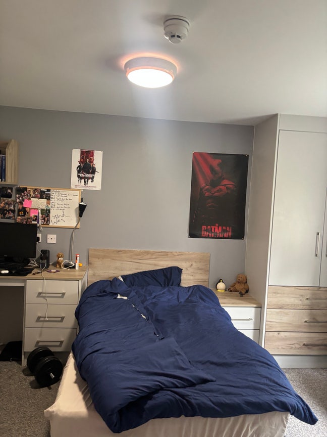 Flat accomodation takeover  Main Photo