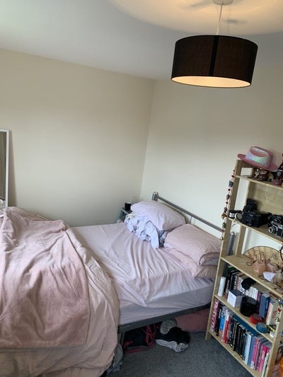 Large Double Room Bills Included Available Now Main Photo