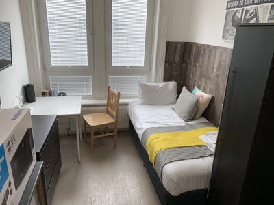 Studio available in Woolwich Main Photo