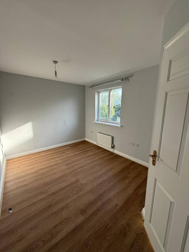 Room Woolwich Universal Credit Allowed No Deposit  Main Photo