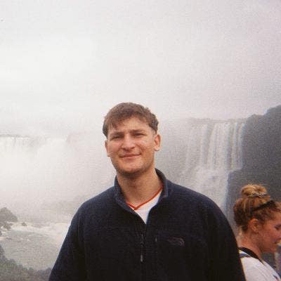 Hi, I'm Rob. I'm a 22-year-old recent politic... Main Photo
