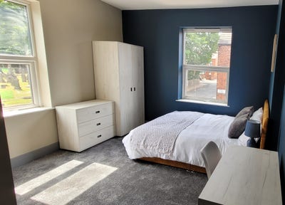 LS13 3NH: Ensuite Double Room 😎🛁 Main Photo