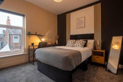 SPACIOUS En-Suite Double Room Available Aug Main Photo