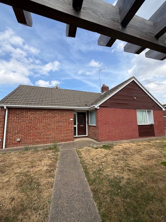 3 Bedroom house Main Photo