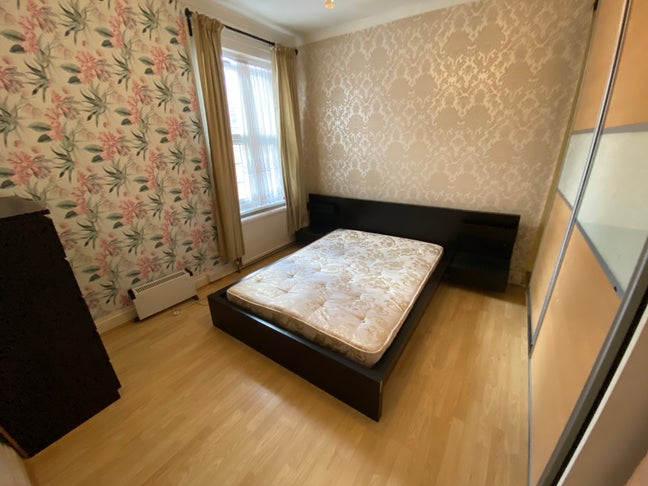 Spacious Double Room Quiet House W/Garden Main Photo