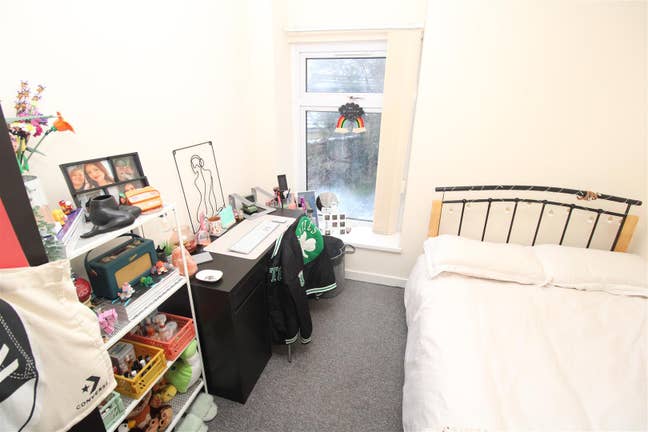 Available Now 1 Room in a Shared Flat  Main Photo