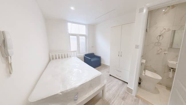 Luxury En Suite Room – Whetstone, N20 Main Photo