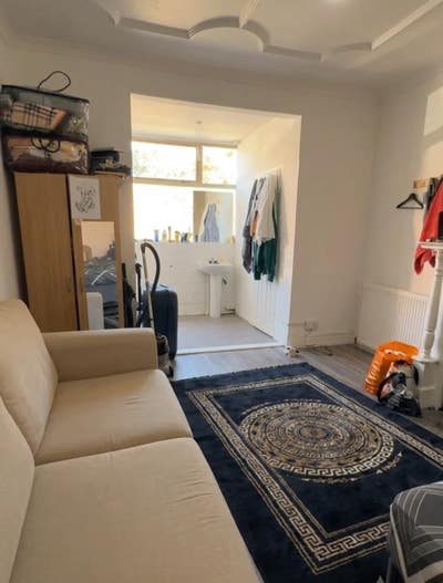 Furnished Studio to rent-Wembley(HA9) Main Photo