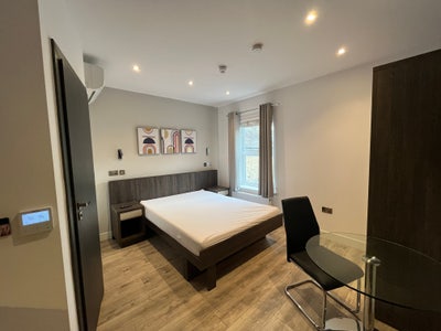 Gorgeous Studio Available on Broadway, PE1 😎💎 Main Photo