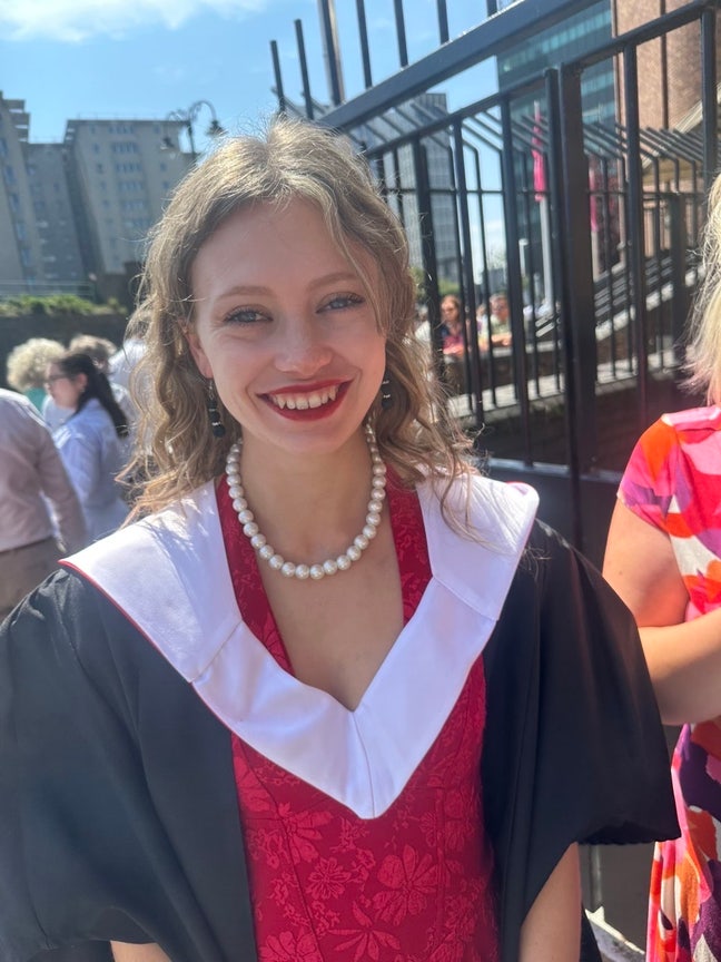 Abbie - 23 year old looking for room/buddy ups Main Photo