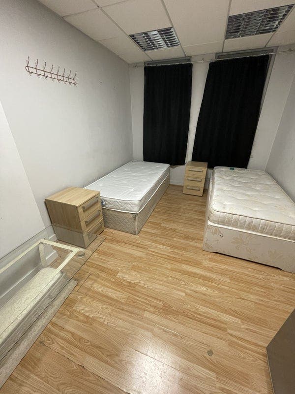  Share Room / Double Room  Main Photo