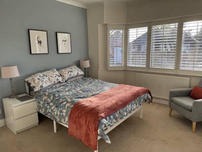 Comfortable, spacious double bedroom. Main Photo