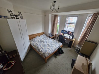 Bright Double bedroom in Turnpike Lane  Main Photo