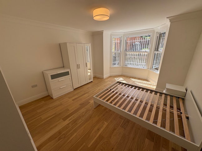 New 2 bed lower ground Flat Clapham SW4 Main Photo