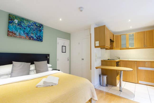 Central London, Studio Apartment – Zone 1 Main Photo