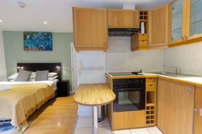 Central London, Studio Apartment – Zone 1 Main Photo