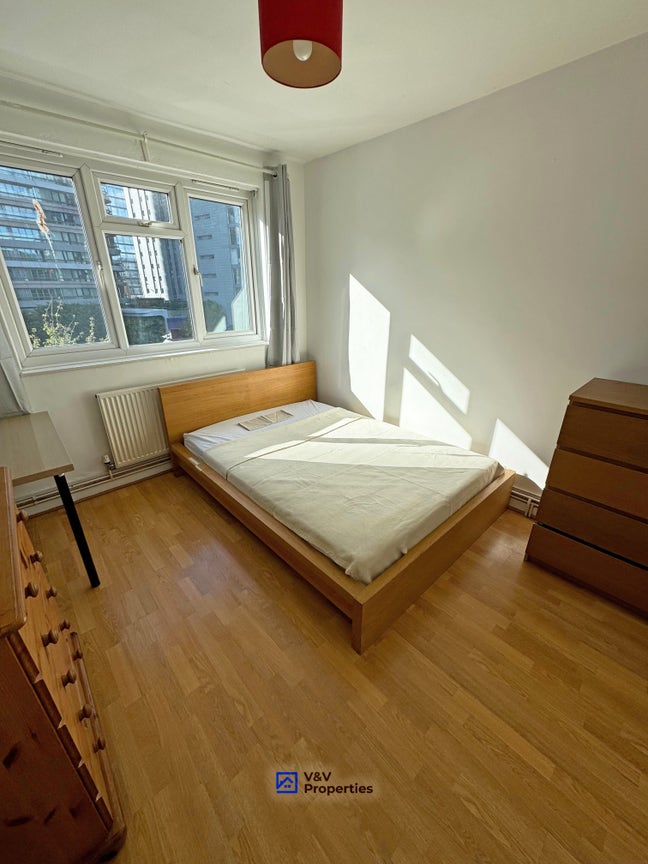 Central Location  🔑 Reserve Now🎈2 Toilets Main Photo