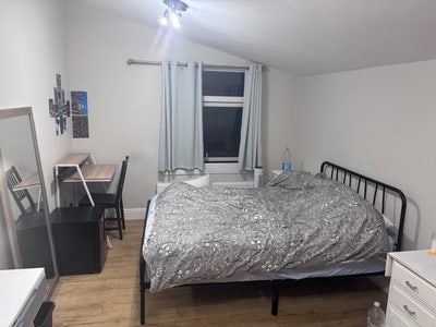 Room Main Photo