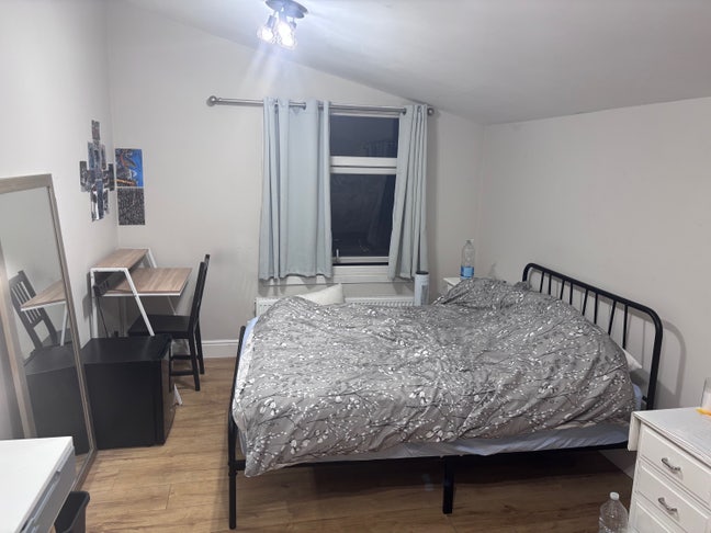 Room Main Photo