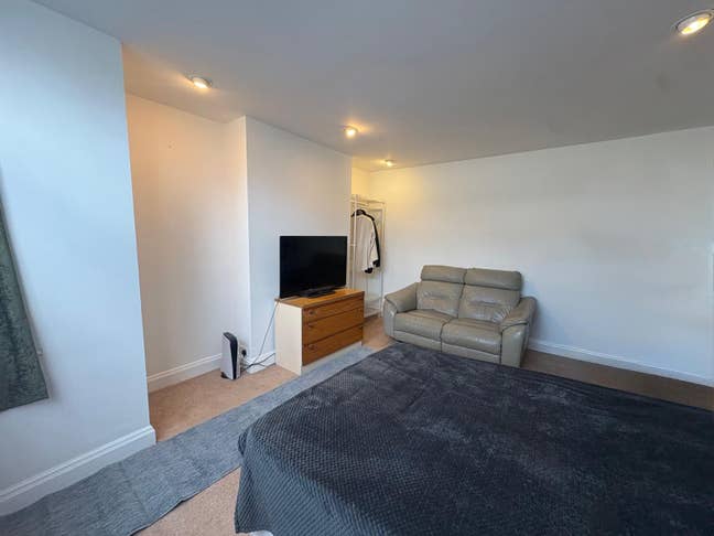Spacious double room  Main Photo