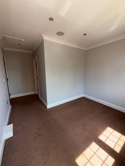 Lovely Ensuite Room in Buckhurst Hill IG9 Main Photo