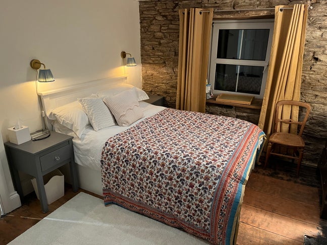 Delightful room in cosy cottage near the sea.  Main Photo