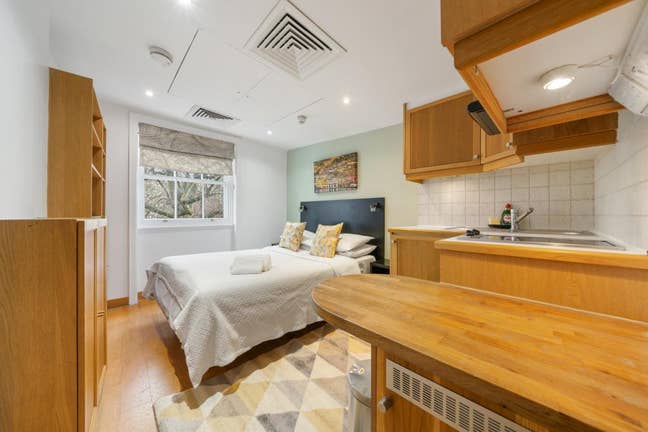Studio apartment with in Bloomsbury WC1H Main Photo