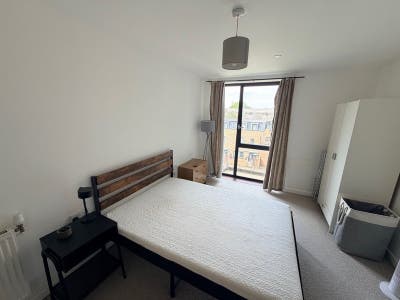 🏡 Double Room Available - Concierge & Gym  Main Photo