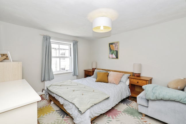 Double room in beautiful river-side house  Main Photo