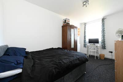 Newly Refurbished Double Room Near QEH – All Bills Main Photo