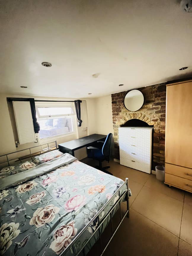 Double Room Surrey Quays | Canada Water Main Photo
