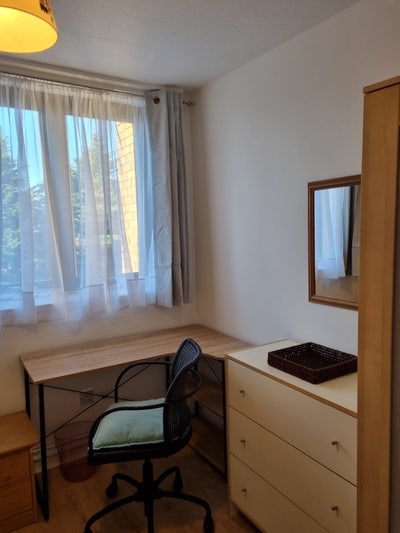 Single Room- Westbourne Park Main Photo