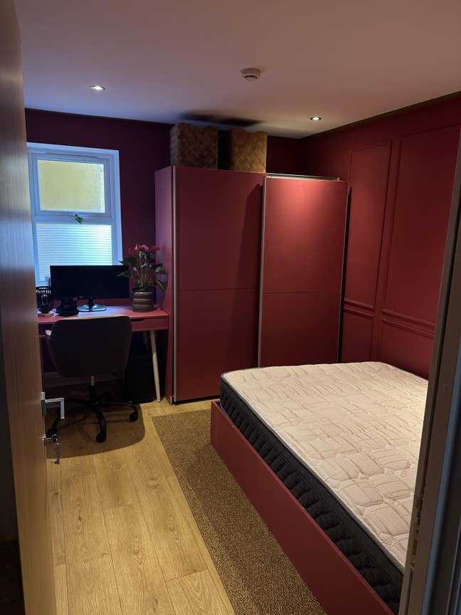 Spacious Spare Room Available on Newport Road  Main Photo