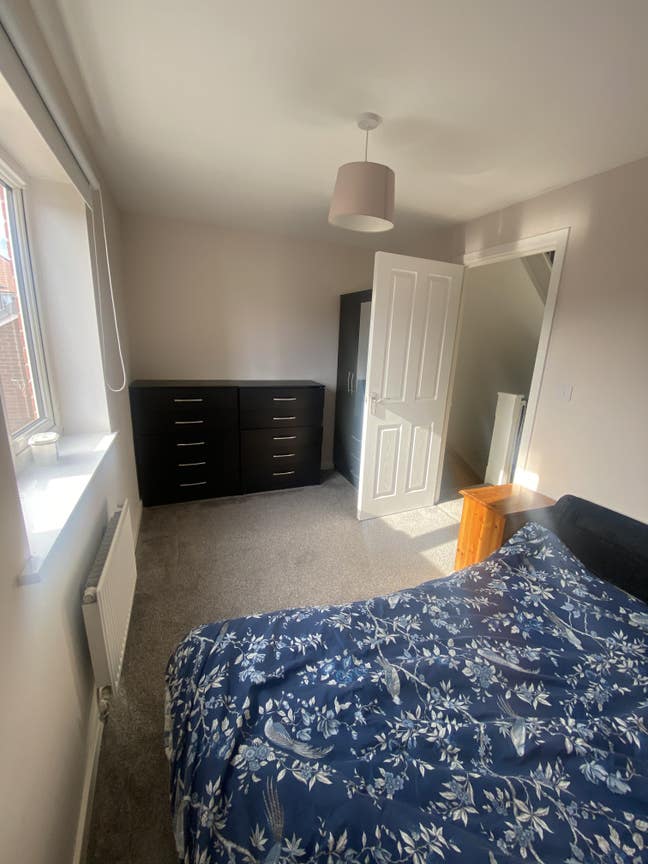 Modern double bedroom available  Main Photo