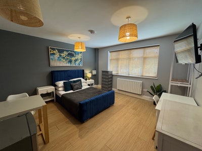 Beautiful En-Suite Double Room Main Photo