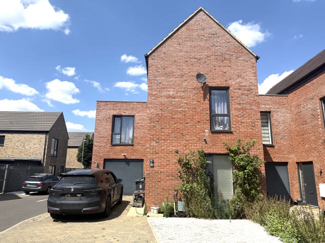 Room to let west cheshunt Main Photo