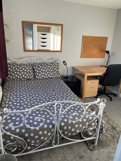 En suite double room in large student house Main Photo