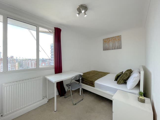 Doube Bedroom top floor flat in Marylebone Main Photo