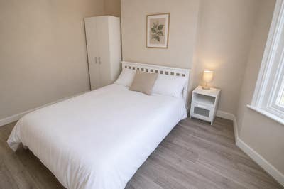 ⚡2 Female Only Double Rooms | Zone 2 Overground⚡ Main Photo