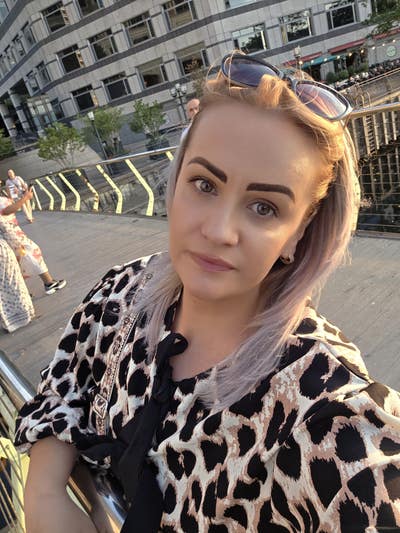 Professional Female seeks a single or double room Main Photo