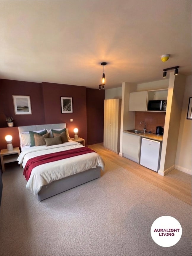 Brand New All En Suite Professional House Share Main Photo