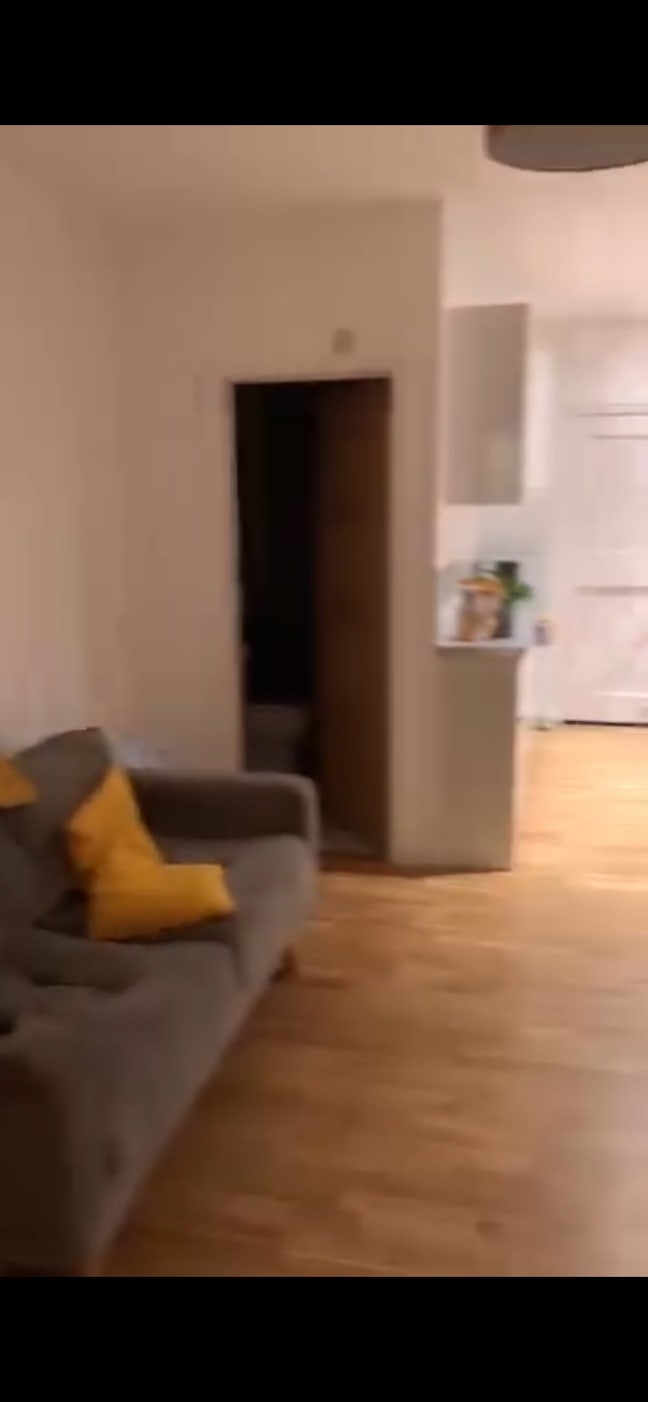 Double furnished room available in two bed flat  Main Photo
