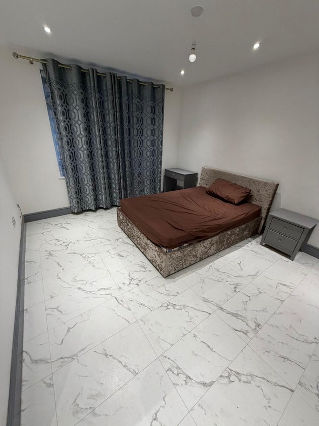 Double room to let Available Dagenham Main Photo