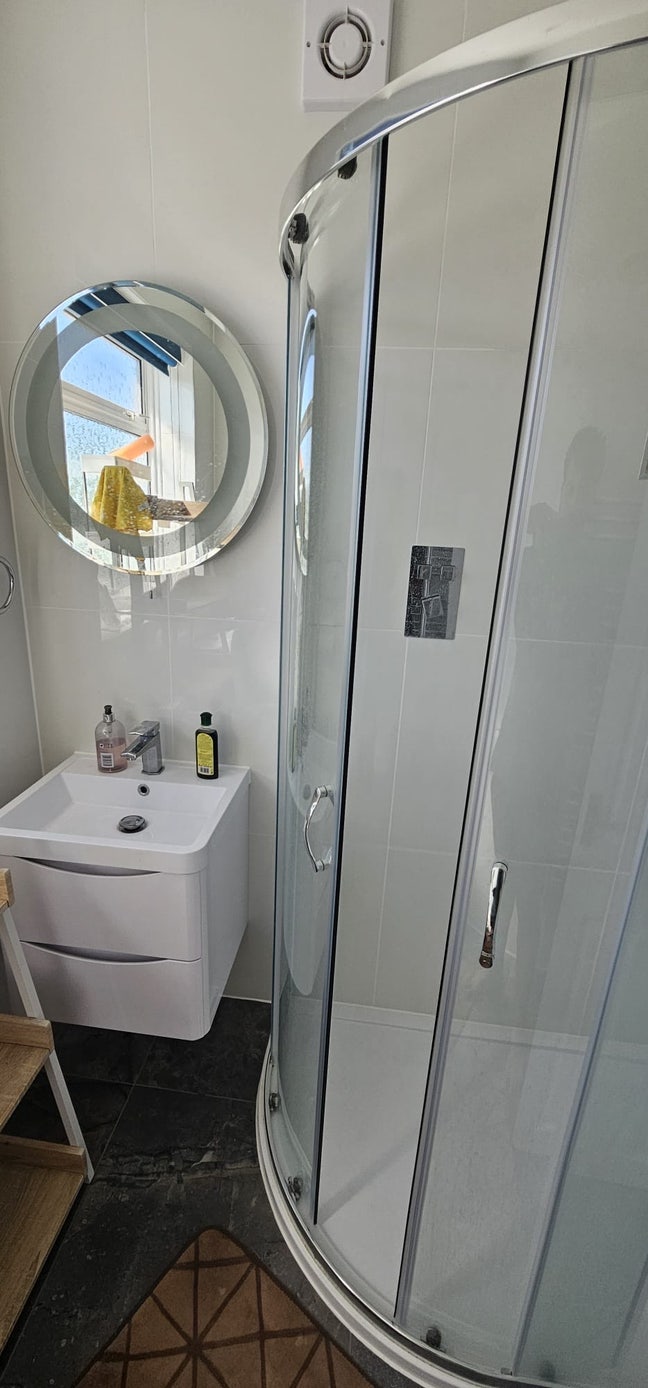 Double Room Available for Rent – Romford Main Photo
