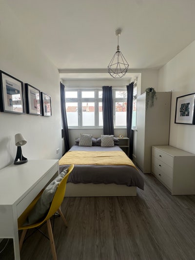Double Room with Kitchenette**Bills Inc Main Photo