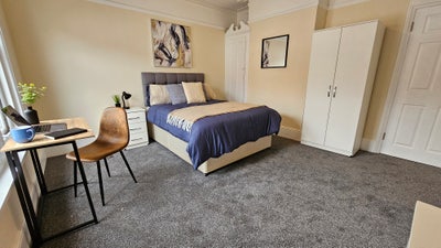 🤩Large Rooms in Refurbished House (FW PO8) Main Photo