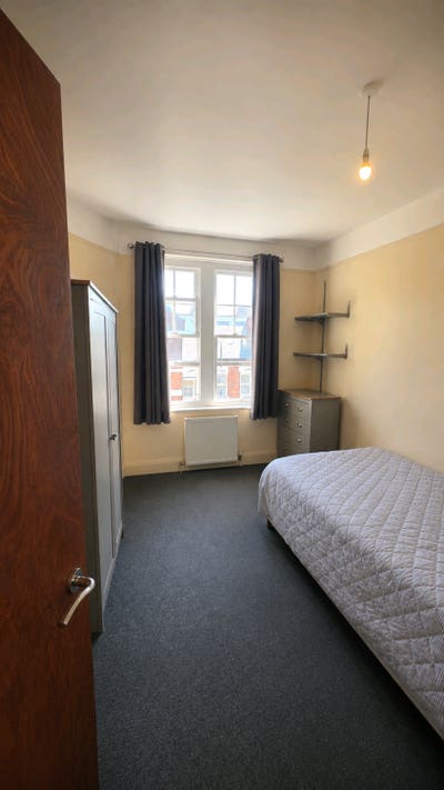  Double bed in Streatham Hill  *no deposit* Main Photo