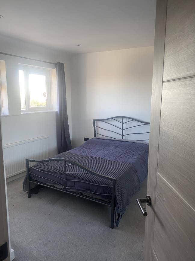 X 1 Bedroom available in house share Main Photo