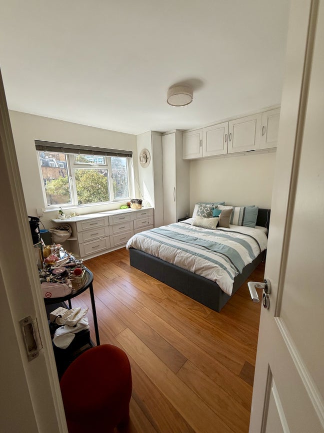 Ensuite Double Room with AC in High St Ken Main Photo
