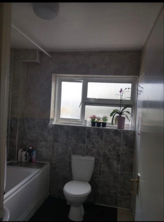 A Nice Double room is available  Main Photo